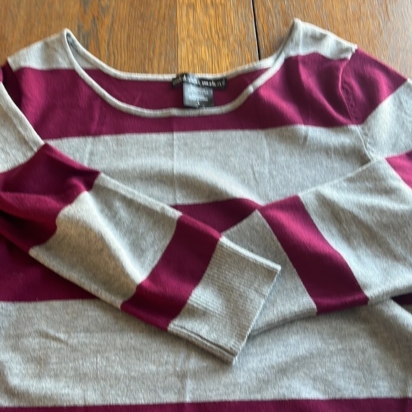 United States Sweaters ruched gray and wine color stripes size L boat neck - Picture 12 of 13